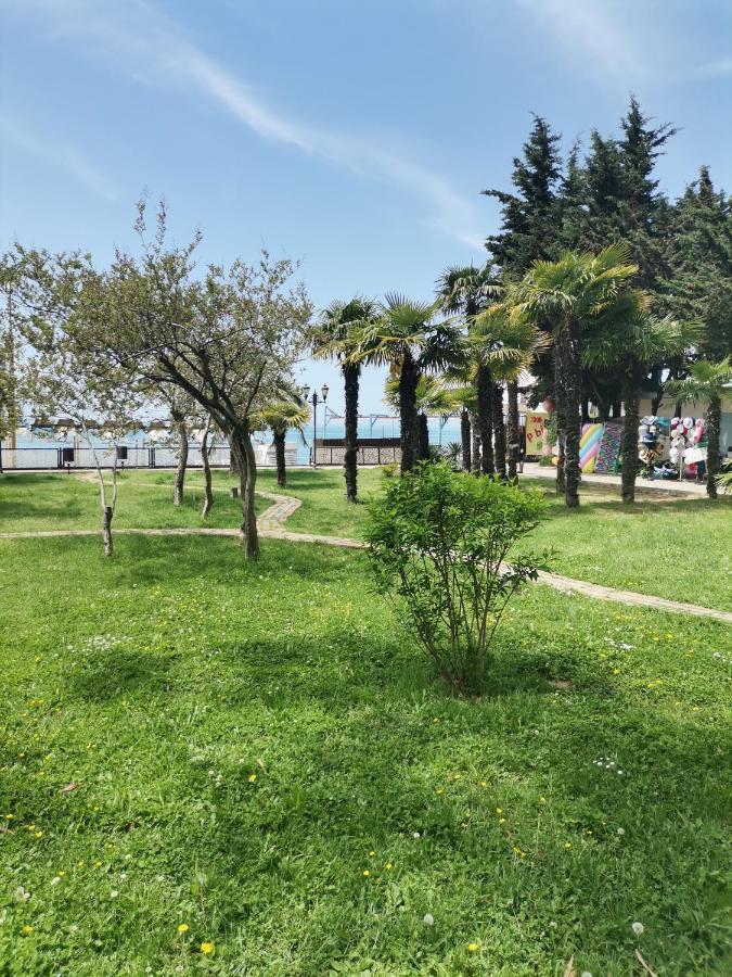 Гостевой Дом В Гаграх"Море Солнца" Gagra Eksteriør billede
